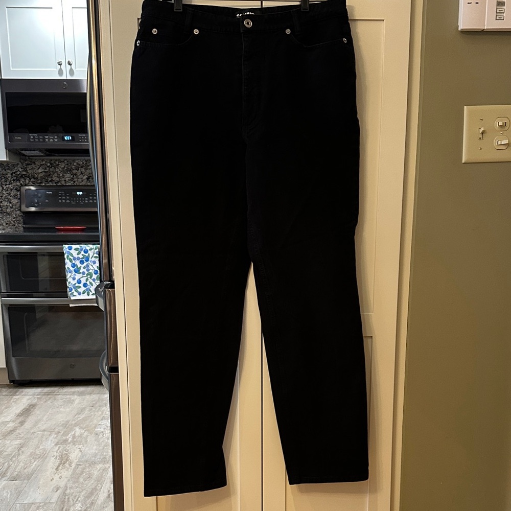 Women's Black Straight Leg Jeans